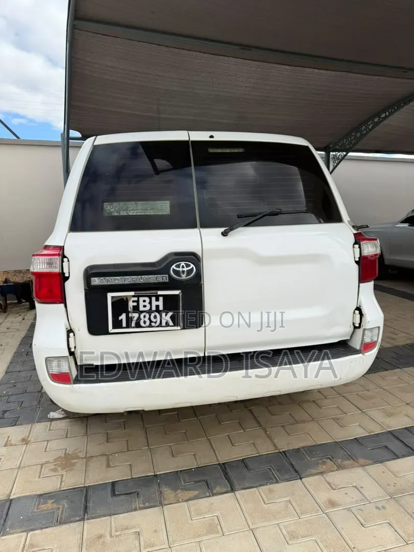 Toyota Land Cruiser 2015 Pearl