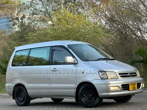 Toyota Noah 2001 Silver