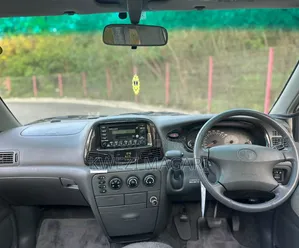 Toyota Noah 2001 Silver