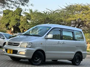 Toyota Noah 2001 Silver