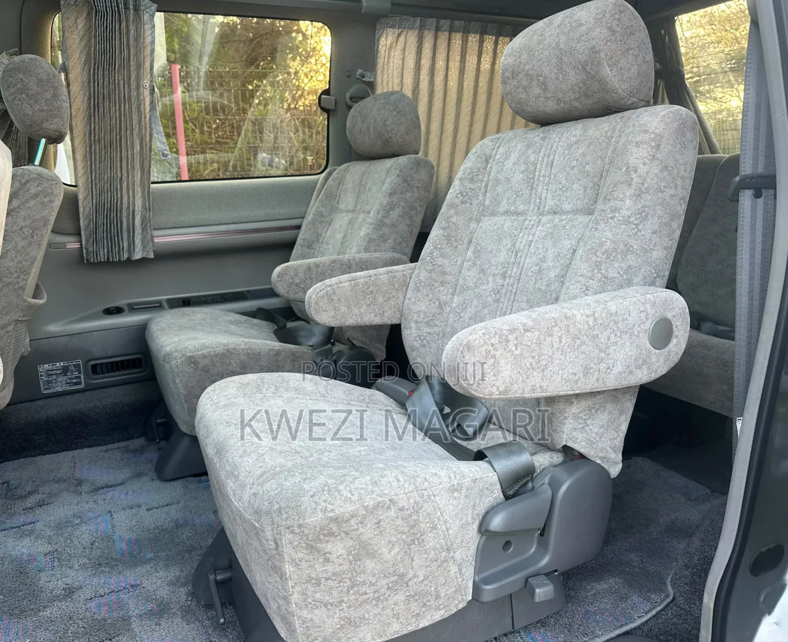 Toyota Noah 2001 Silver
