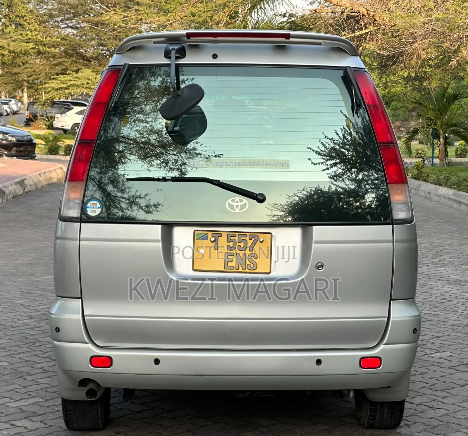 Toyota Noah 2001 Silver