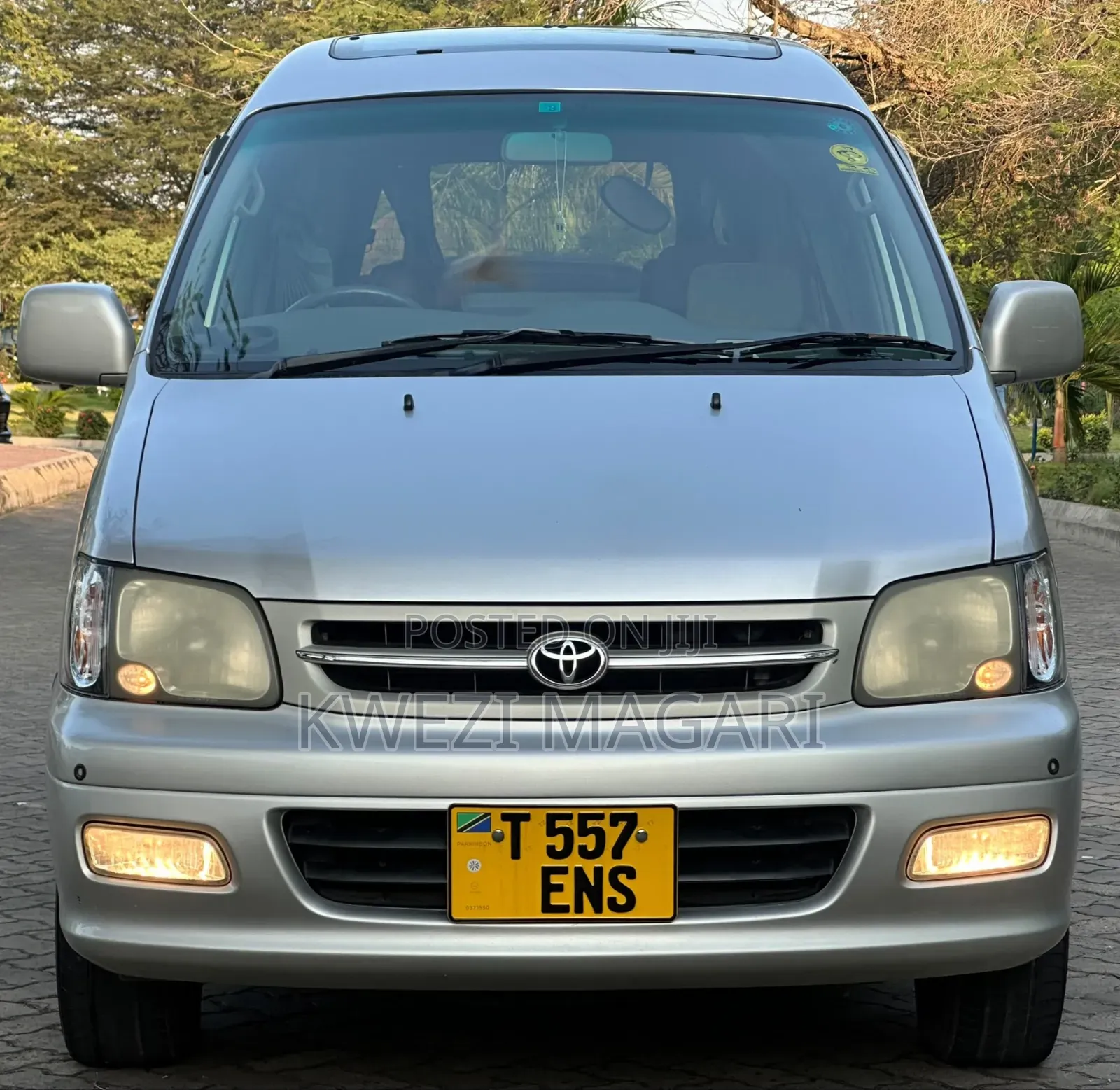 Toyota Noah 2001 Silver
