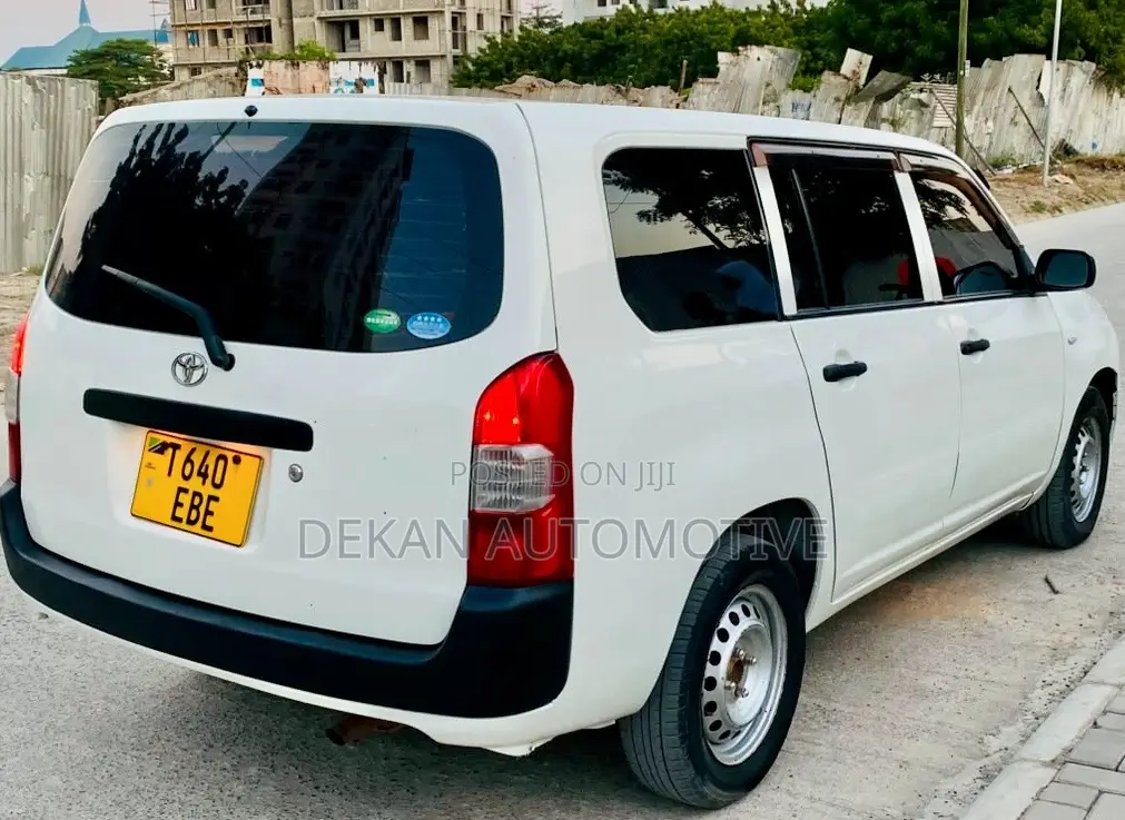 Toyota Probox 1.5 DX Comfort 2WD 2016 White