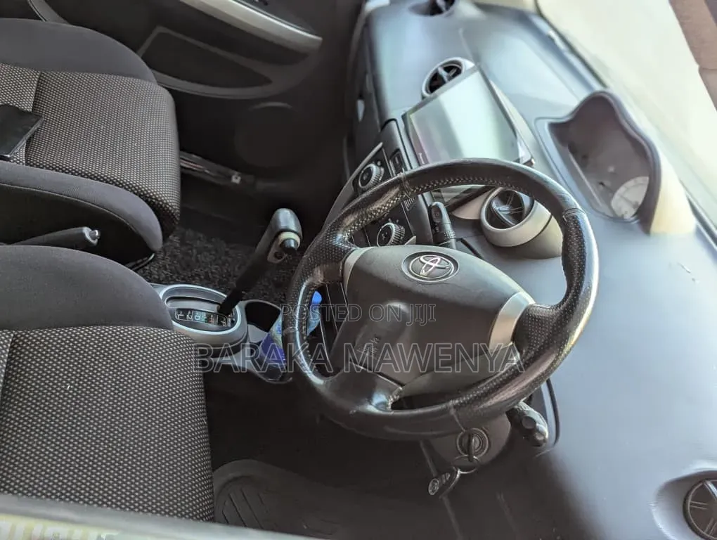 Toyota IST 2004 Green