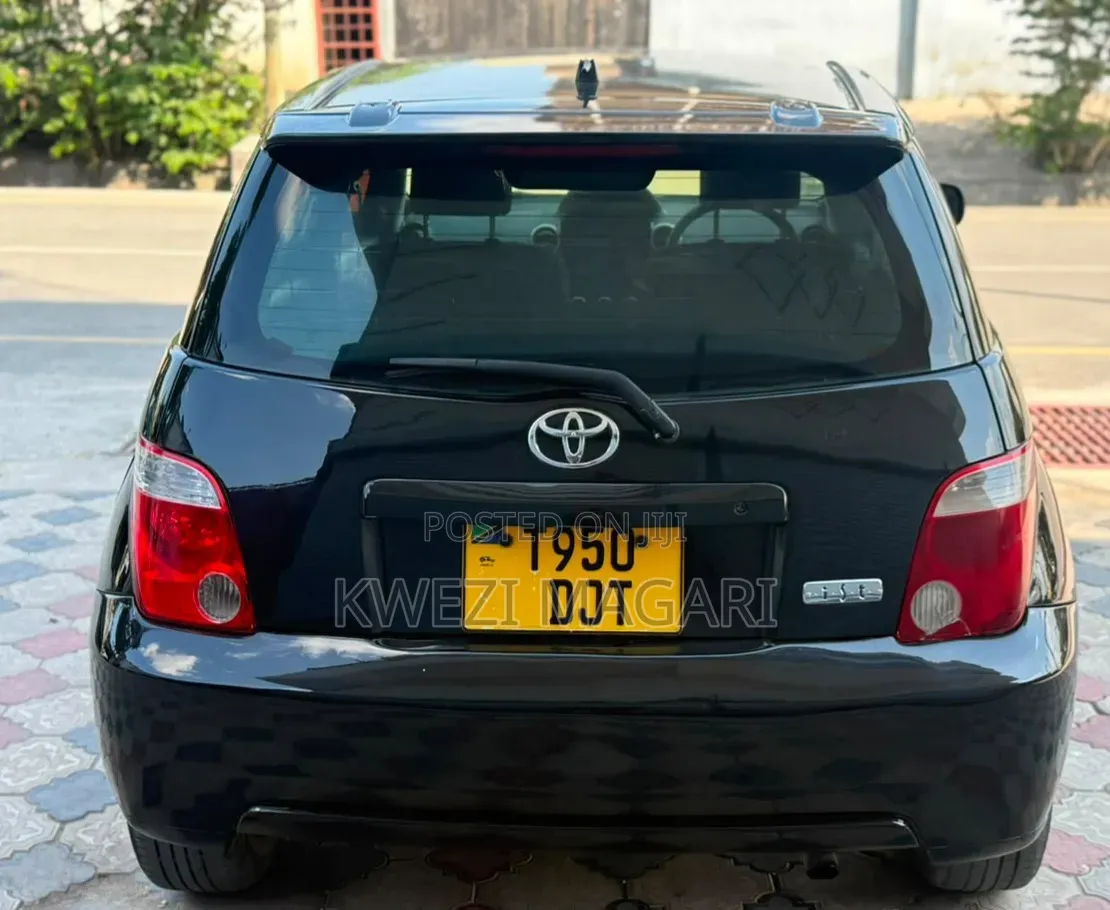 Toyota IST 2005 Black
