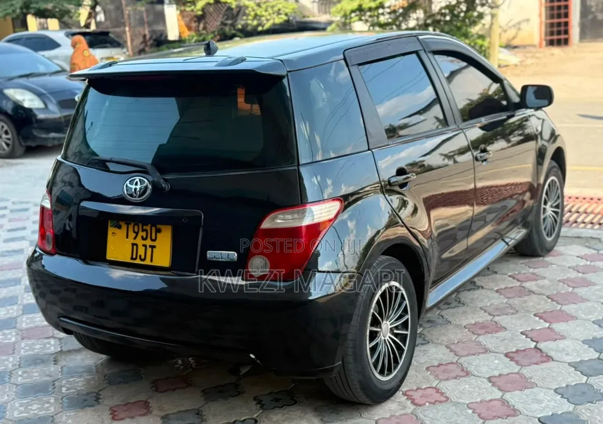 Toyota IST 2005 Black