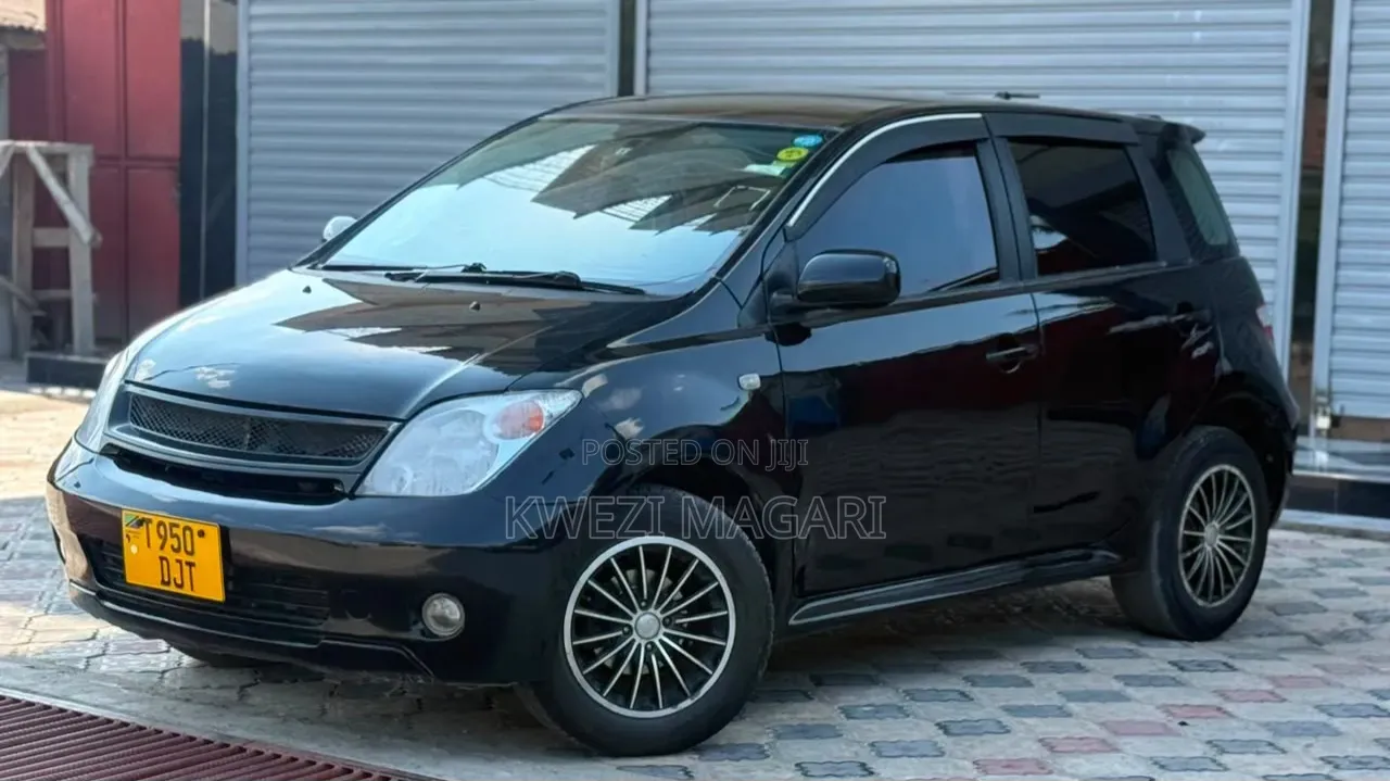Toyota IST 2005 Black