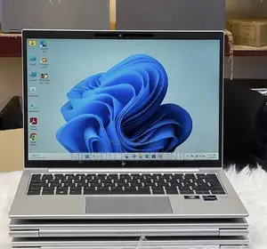 Laptop HP EliteBook 830 G8 16GB Intel Core i7 SSD 512GB