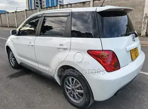 Toyota IST 2004 Pearl