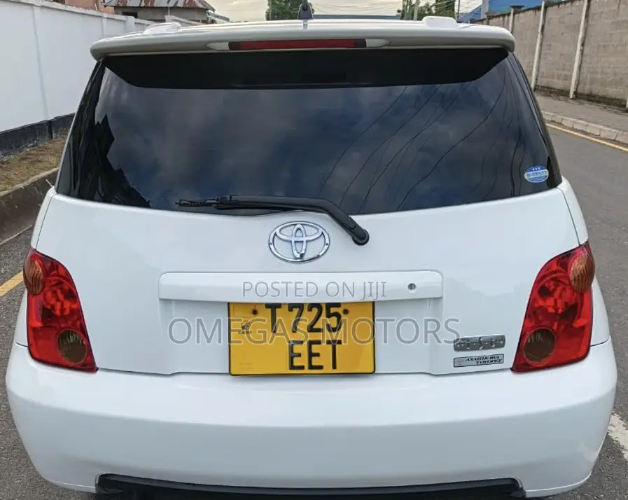 Toyota IST 2004 Pearl