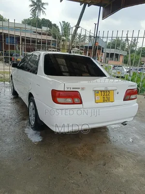 Toyota Carina 2000 Silver