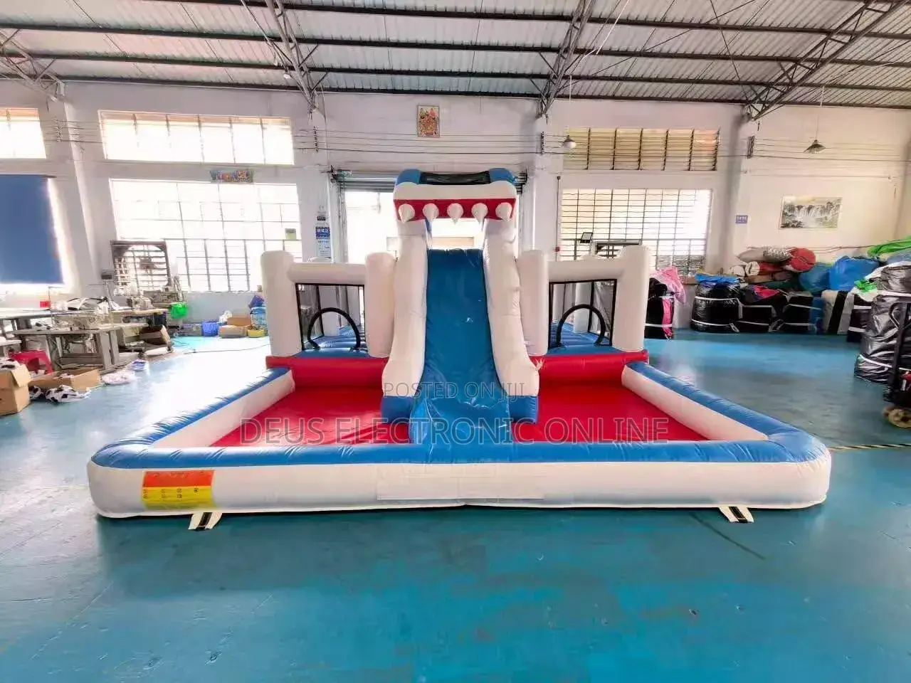 Jumping Castle Hili Ni Heavy Duty Lenye Ukubwa Wa Mita 5m × 4m × 3.5m