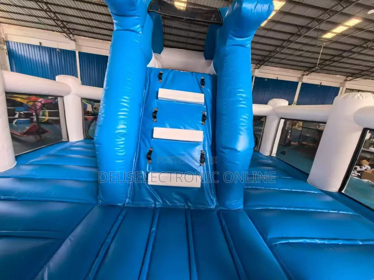 Jumping Castle Hili Ni Heavy Duty Lenye Ukubwa Wa Mita 5m × 4m × 3.5m
