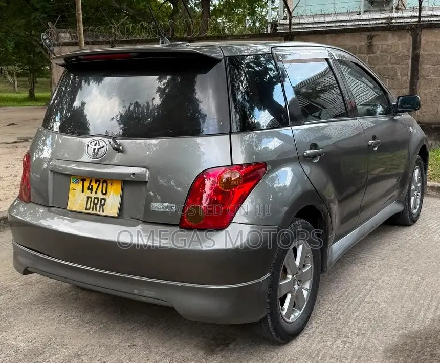 Toyota IST 2004 Gray