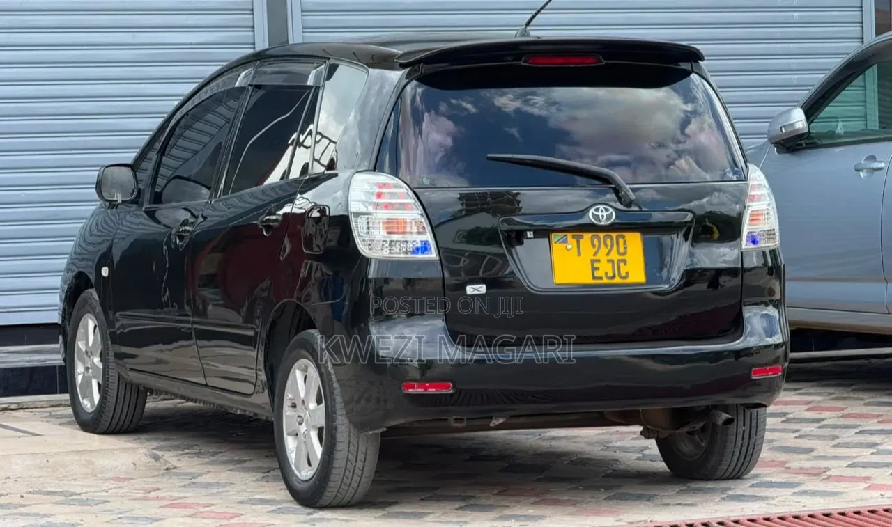 Toyota Corolla Spacio 2003 Black