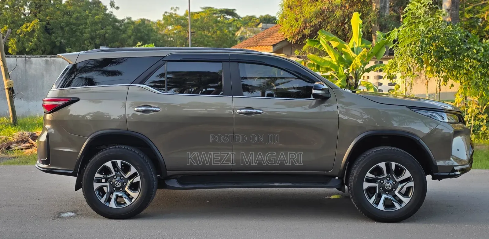 Toyota Fortuner 2021 Brown