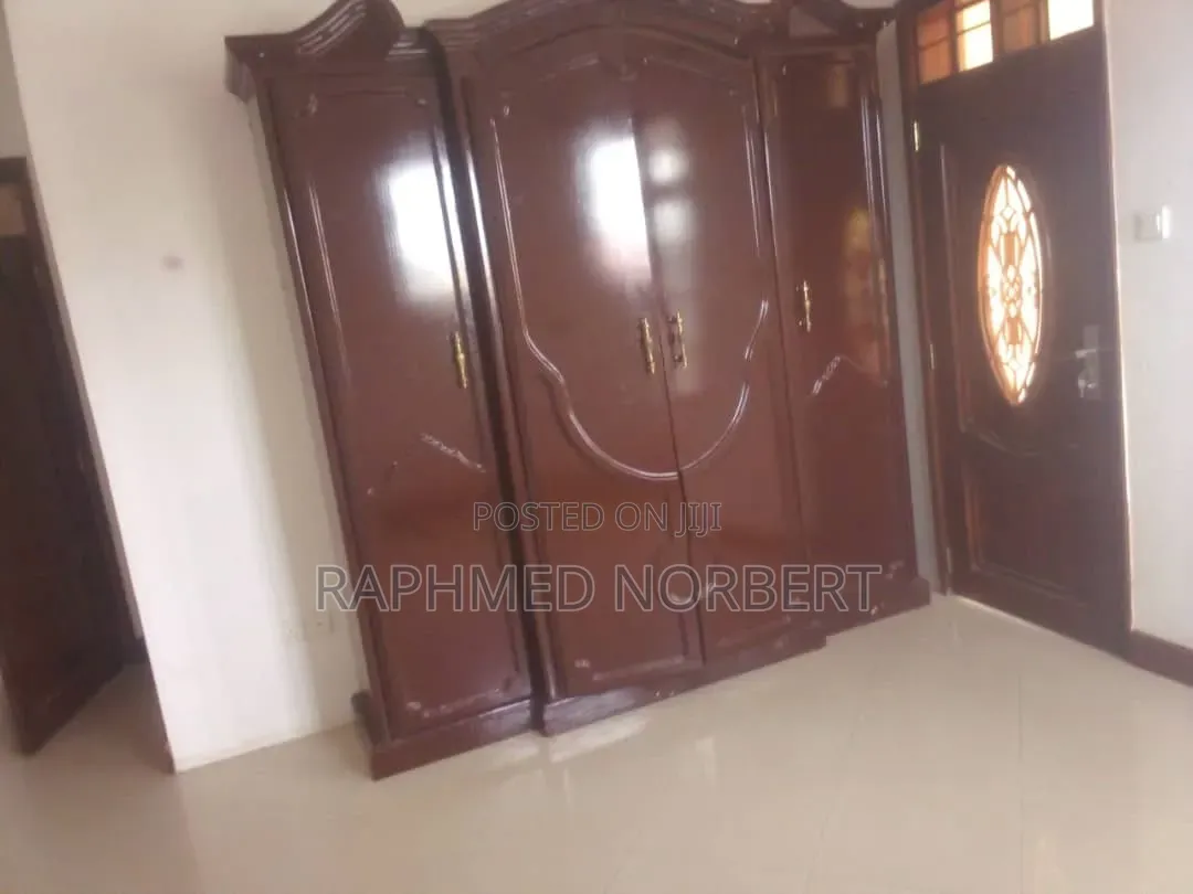5bdrm House in Tanzania Real, Central Business Area for rent