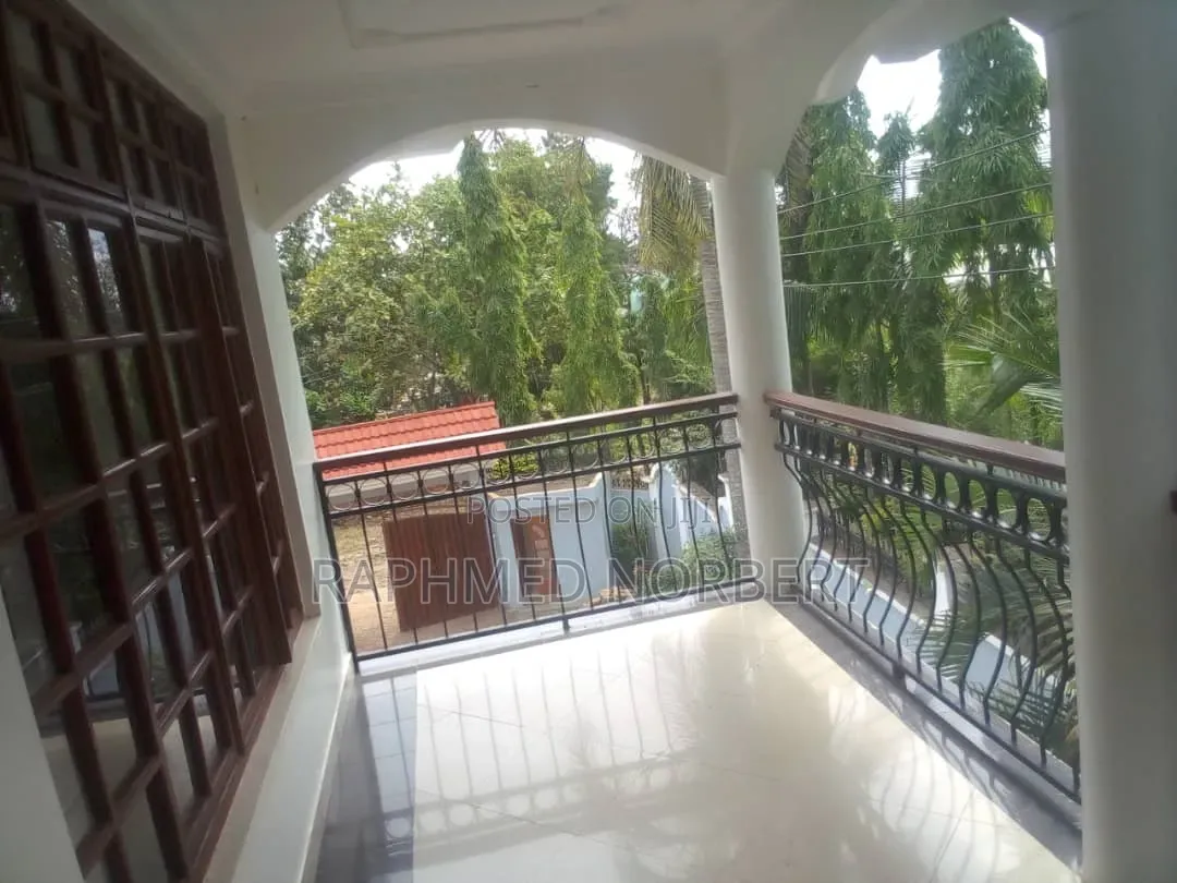 5bdrm House in Tanzania Real, Central Business Area for rent