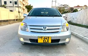 Toyota IST 2005 Silver