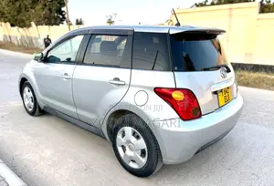 Toyota IST 2005 Silver
