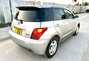 Toyota IST 2005 Silver