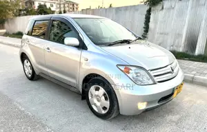 Toyota IST 2005 Silver