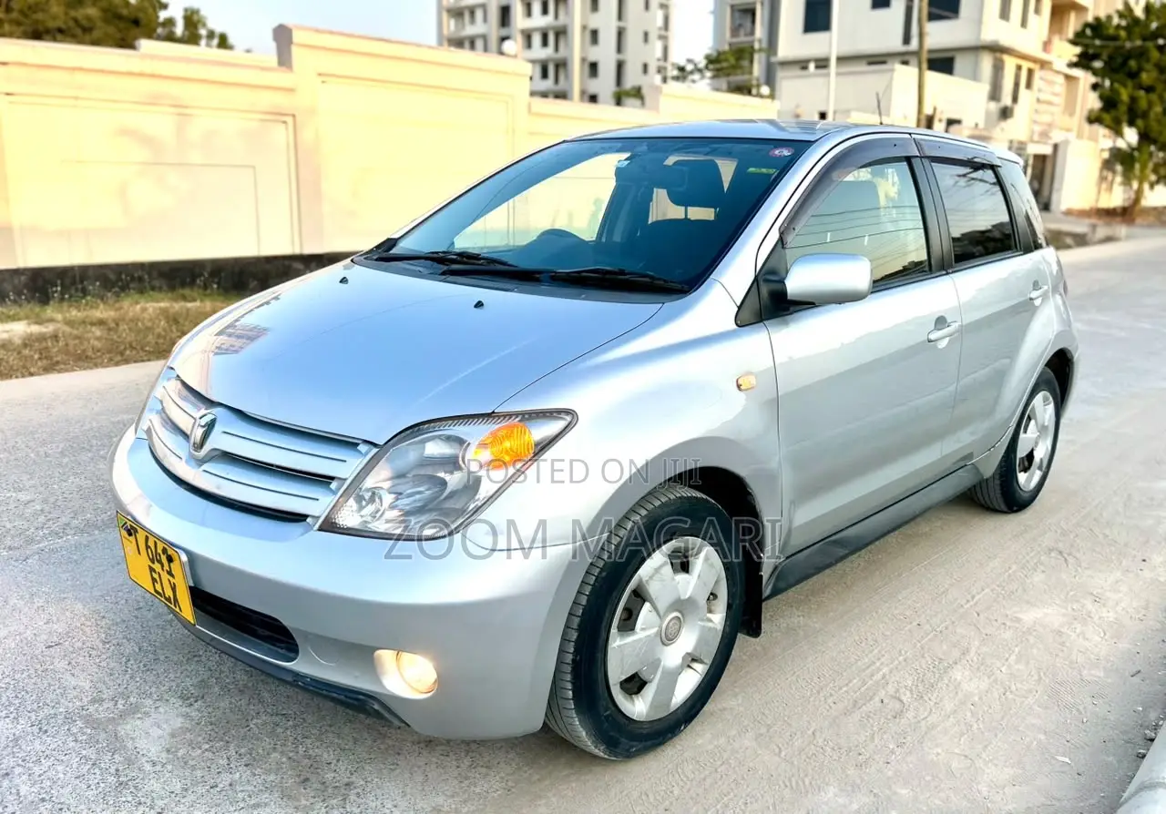 Toyota IST 2005 Silver