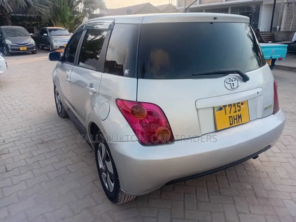 Toyota IST 2006 Silver