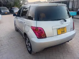 Toyota IST 2006 Silver