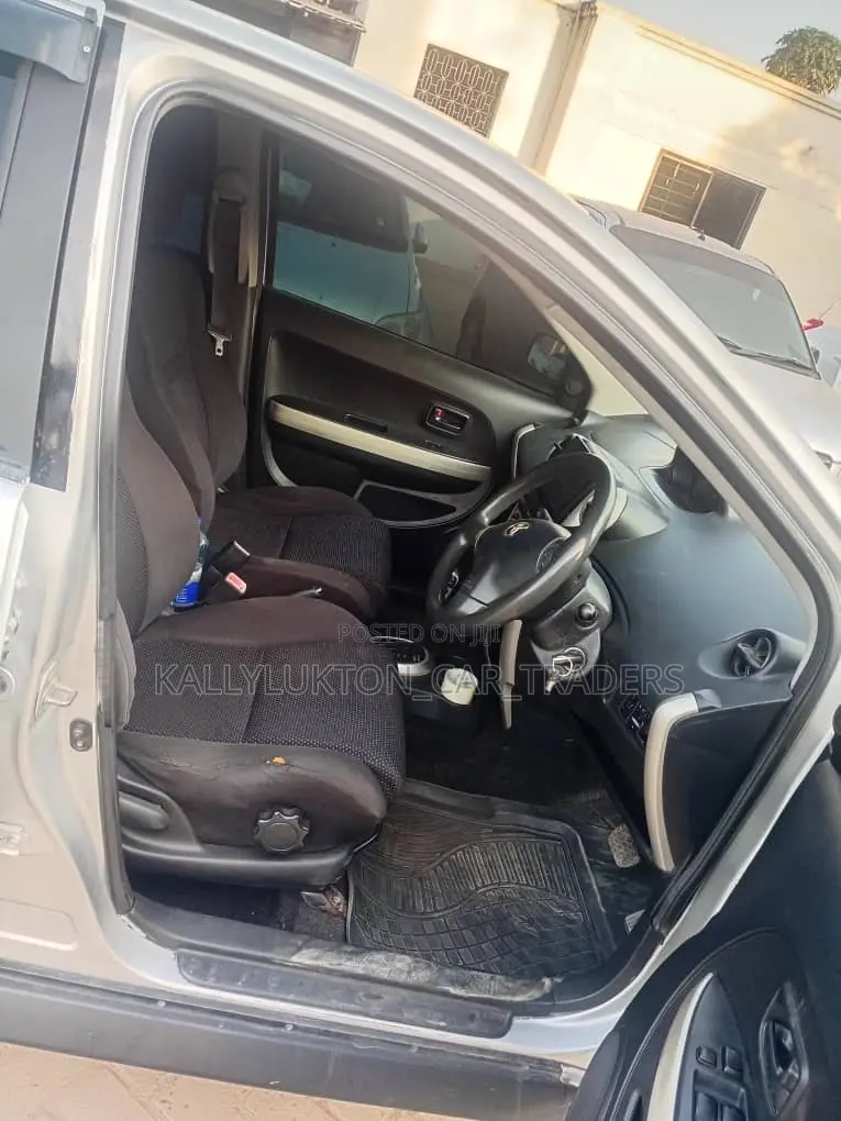 Toyota IST 2006 Silver