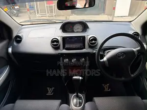 Toyota IST 2005 Silver