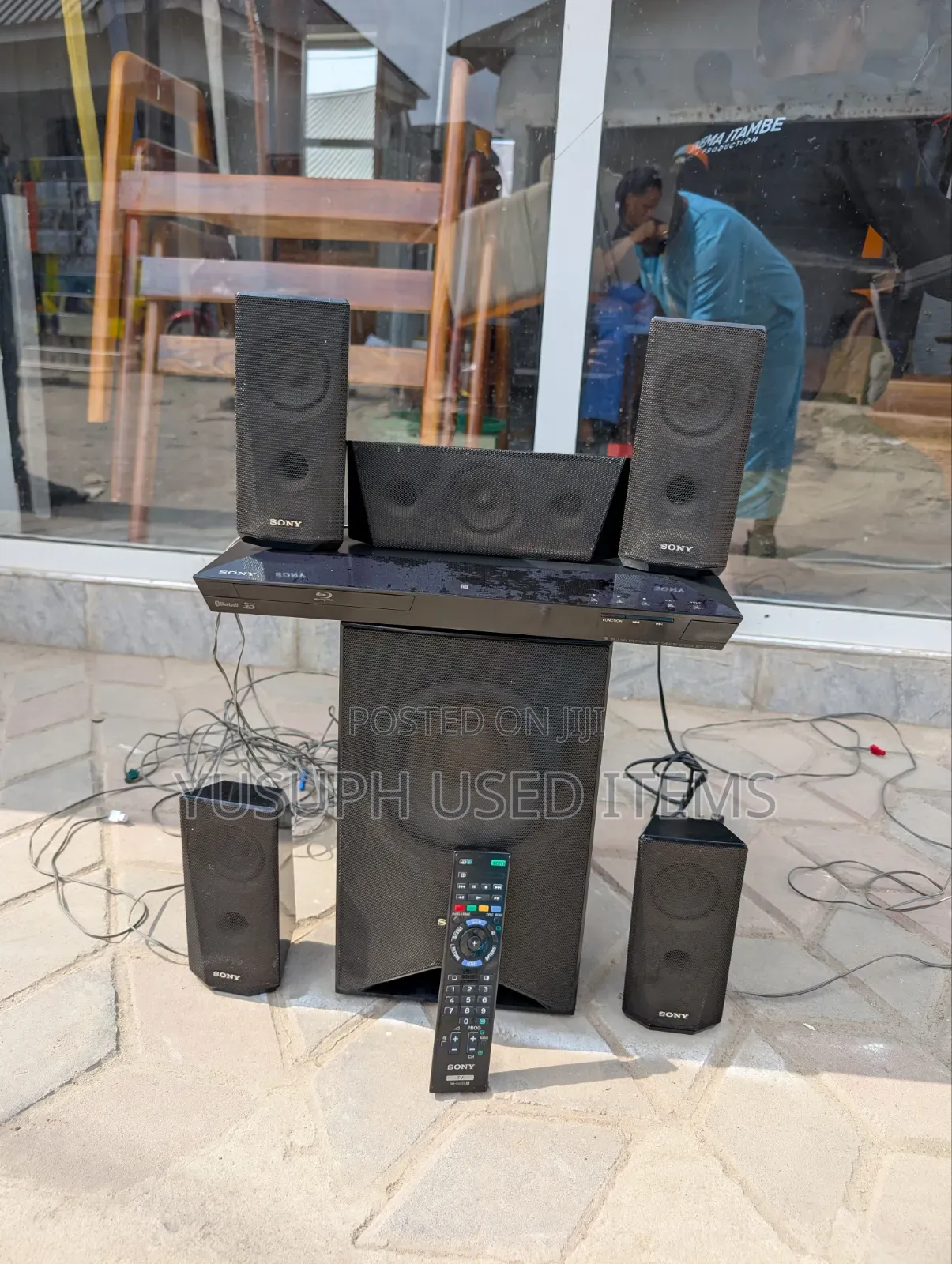 Sony Home Theater// 1000W// Bluetooth  // USB  // FM // AUX  /
