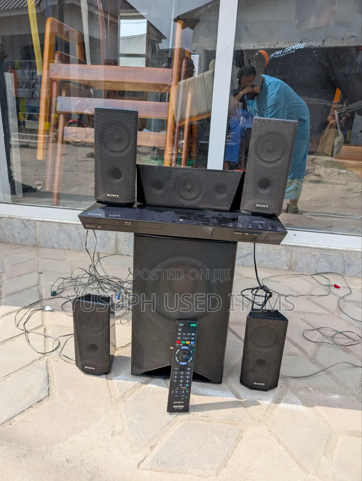 Sony Home Theater// 1000W// Bluetooth  // USB  // FM // AUX  /