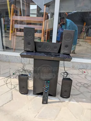 Sony Home Theater// 1000W// Bluetooth  // USB  // FM // AUX  /