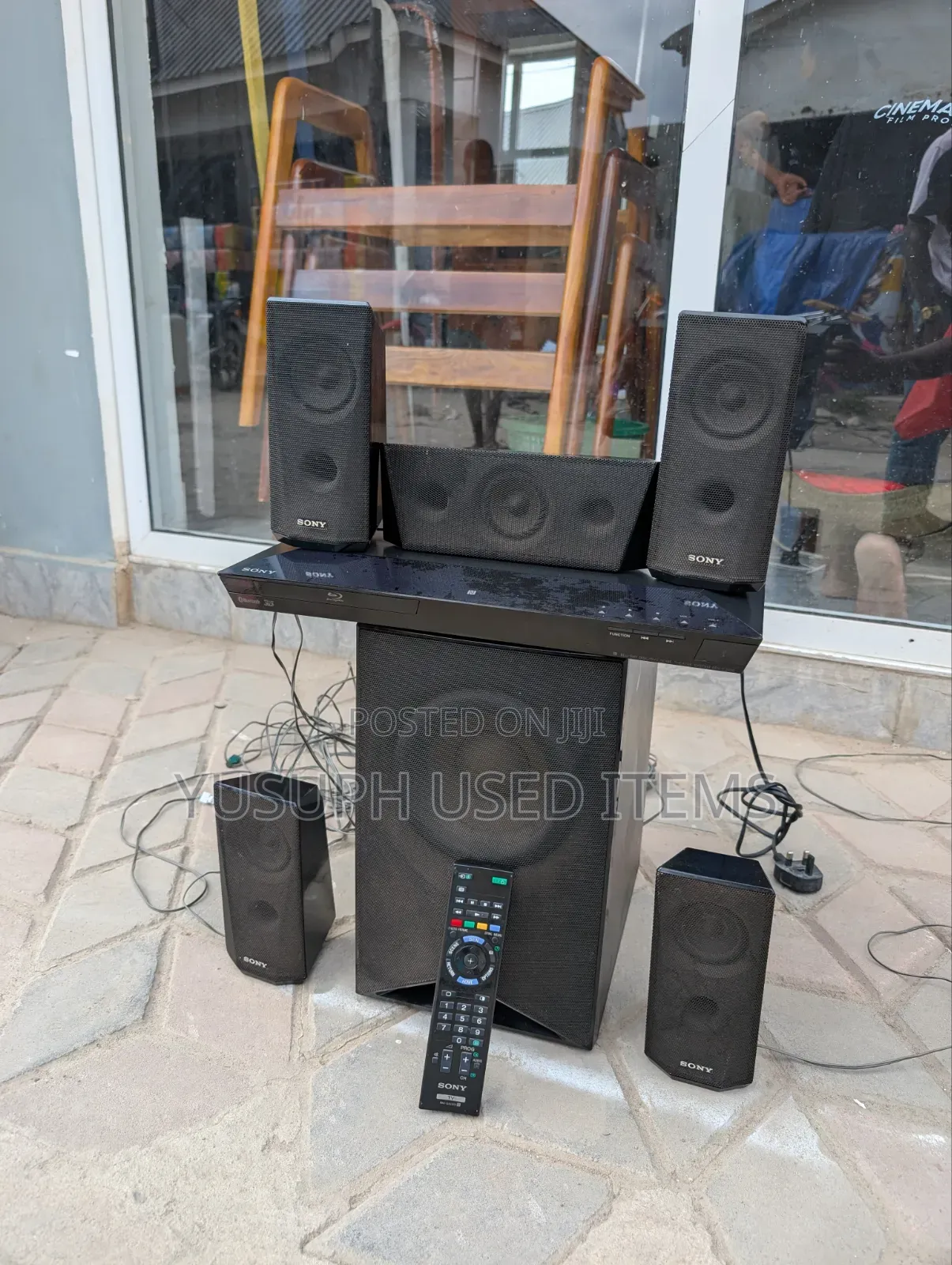 Sony Home Theater// 1000W// Bluetooth  // USB  // FM // AUX  /
