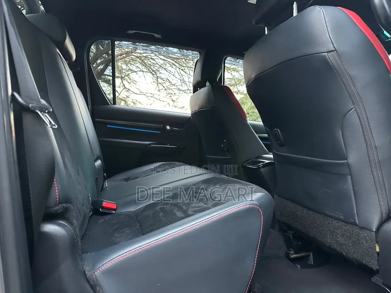 Toyota Hilux 2023 Gray