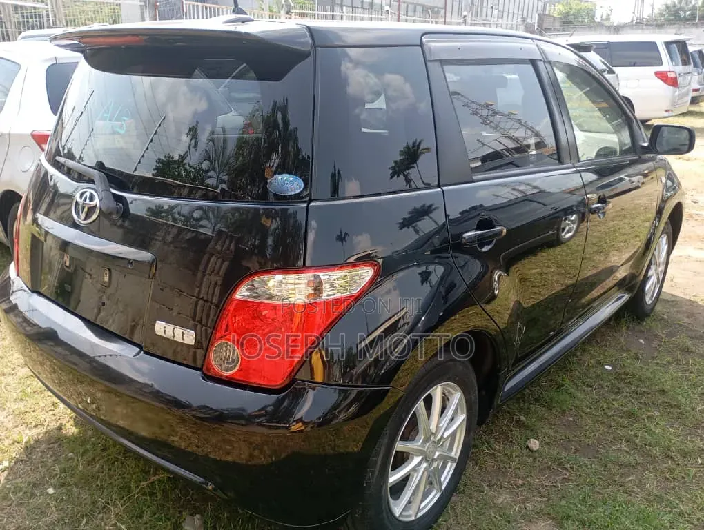 Toyota IST 2006 Black