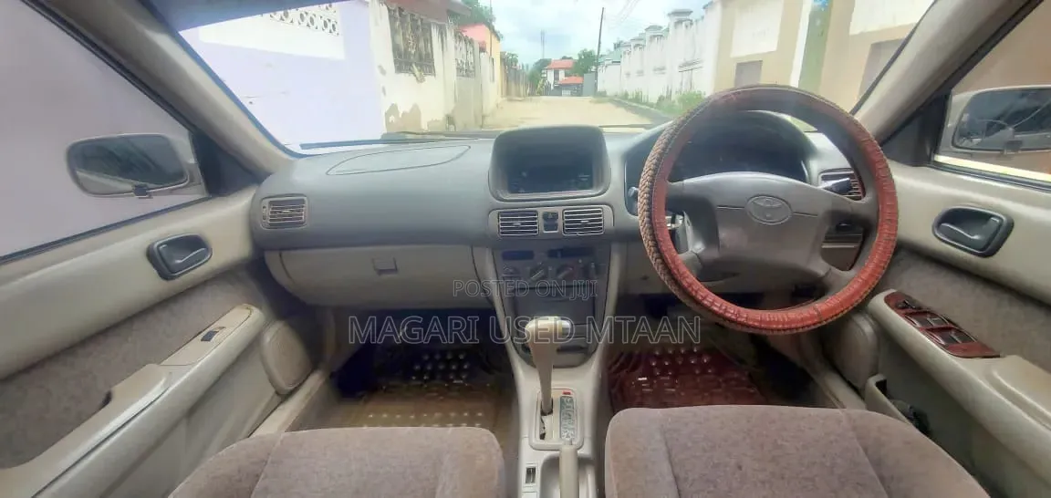 Toyota Corolla II 1999 Silver