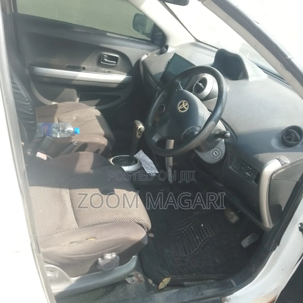 Toyota IST 2002 White