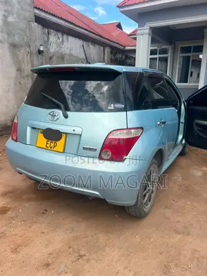 Toyota IST 2006 Blue