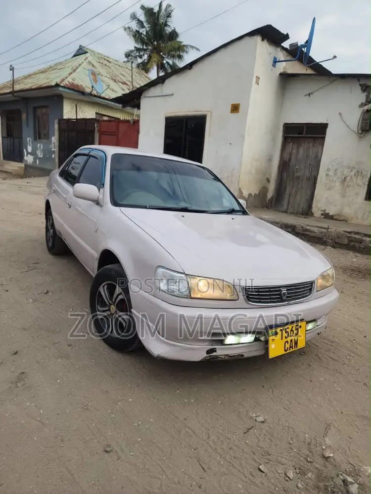 Toyota Corolla 1997 Silver