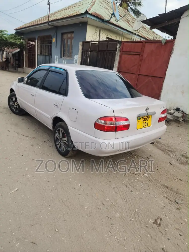 Toyota Corolla 1997 Silver