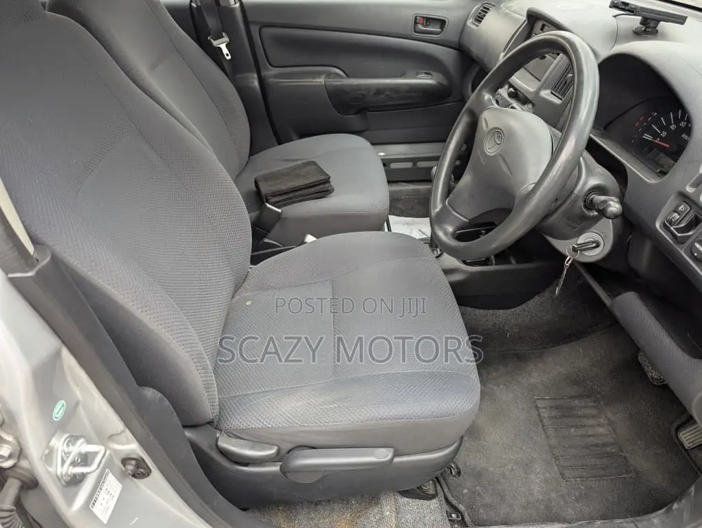 Toyota Probox 2005 Silver