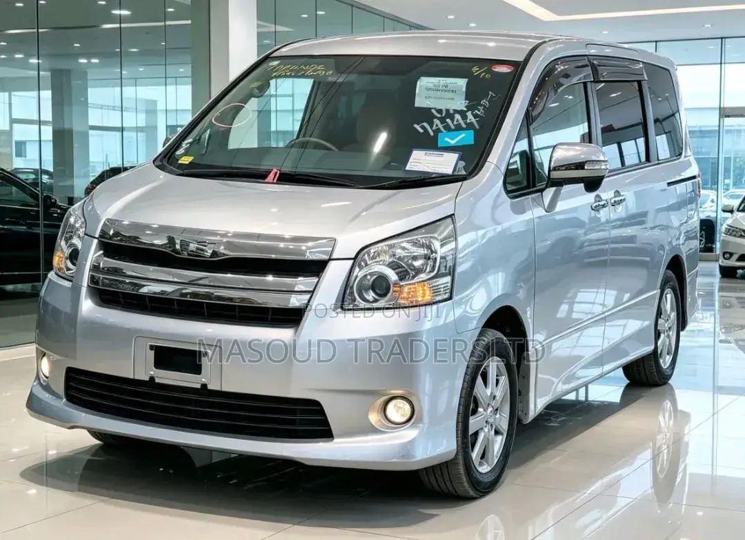 Toyota Noah 2008 Silver