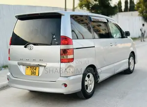 Toyota Noah 2.0 AWD (8 Seater) 2005 Silver