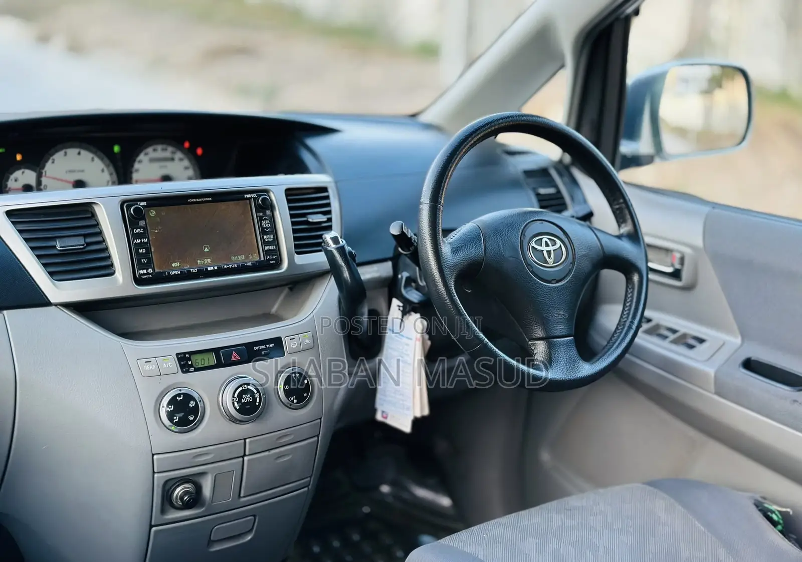 Toyota Noah 2.0 AWD (8 Seater) 2005 Silver