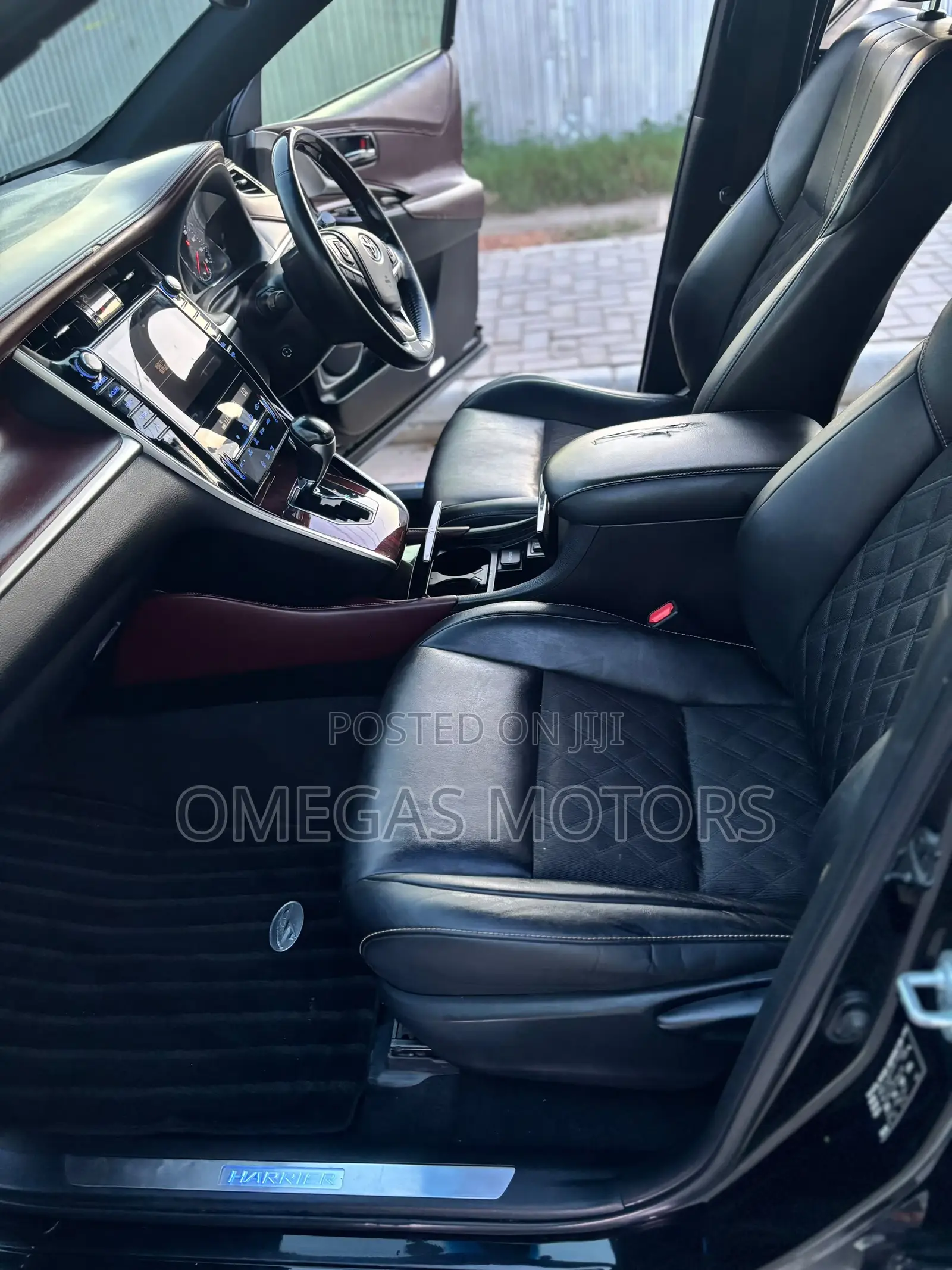 Toyota Harrier 2.0 2016 Black