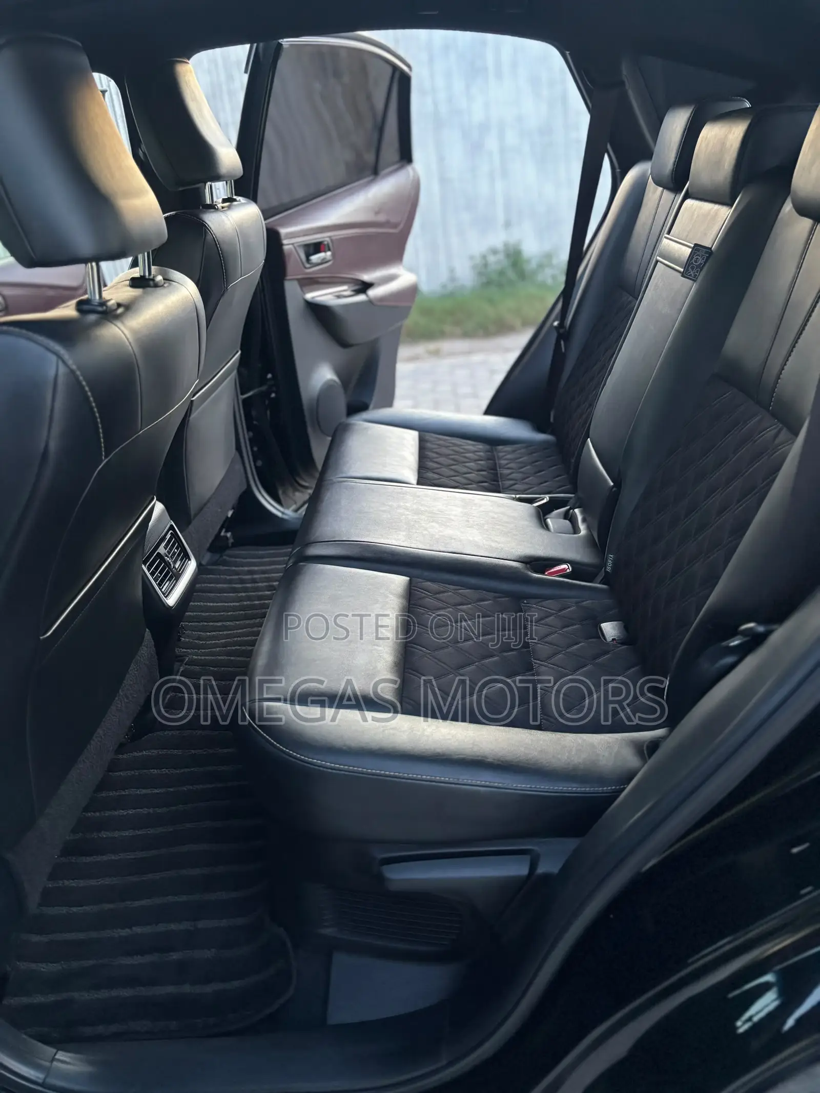 Toyota Harrier 2.0 2016 Black