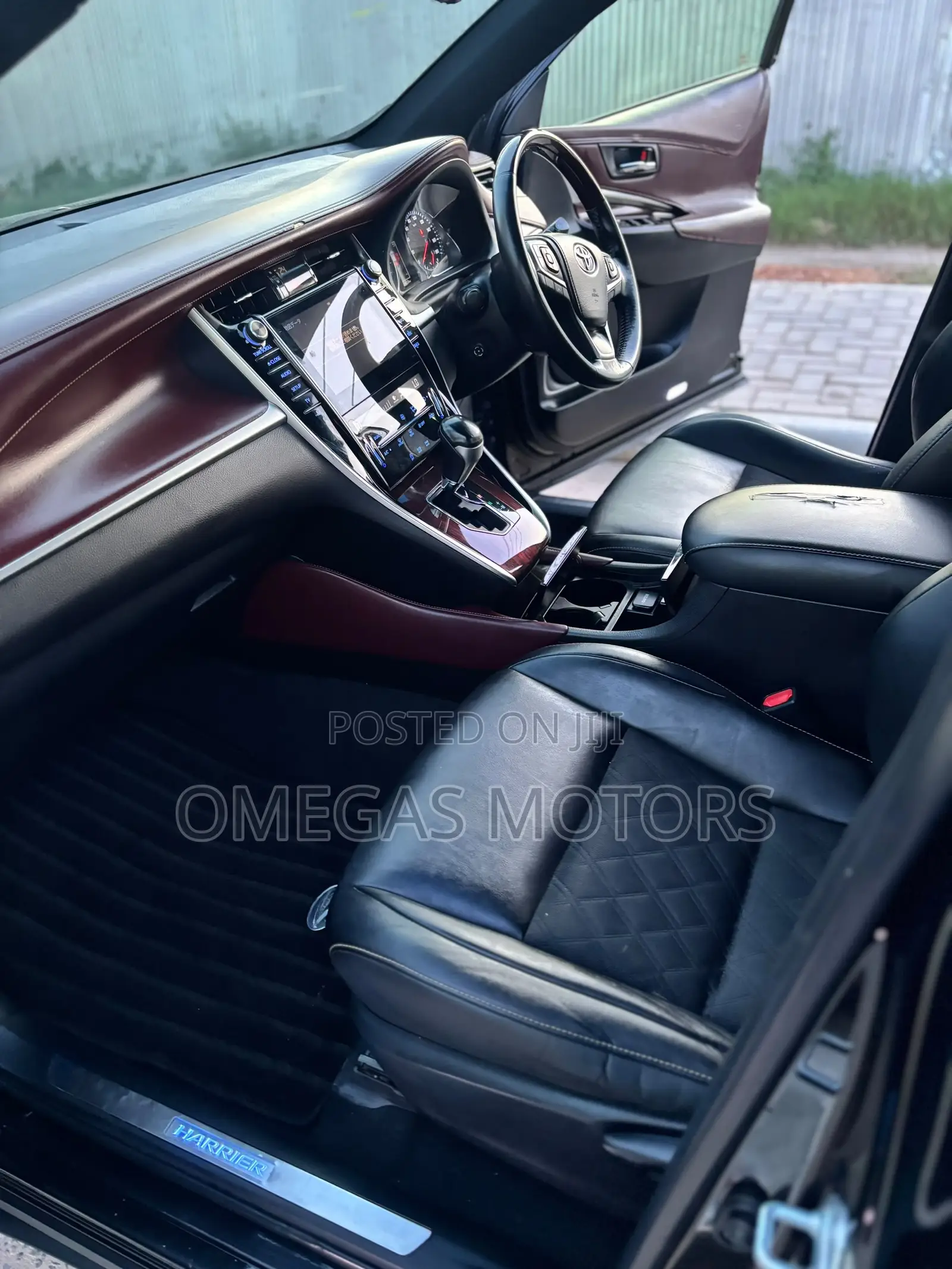 Toyota Harrier 2.0 2016 Black